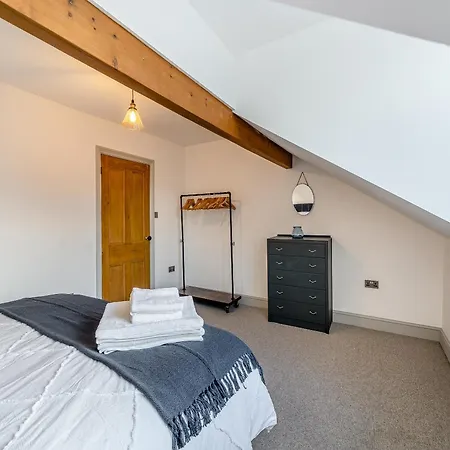 Holiday home Raven House *