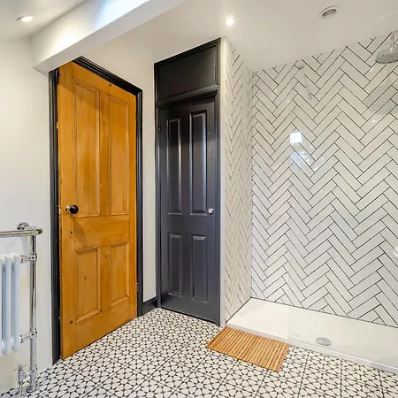 Raven House * Kendal